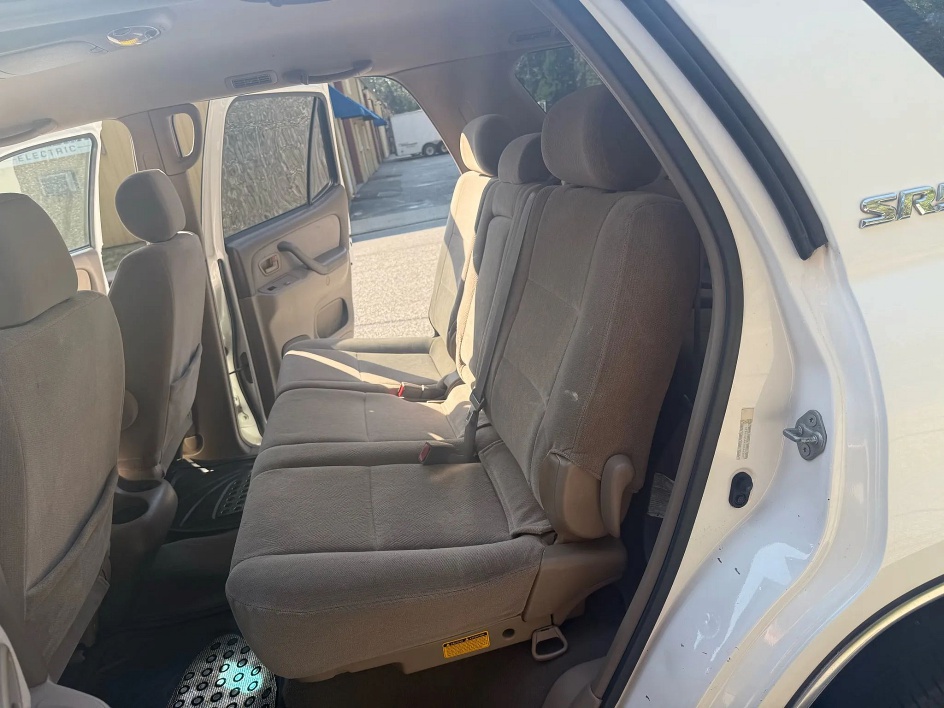 2003 Toyota Sequoia SR5 - Photo 12