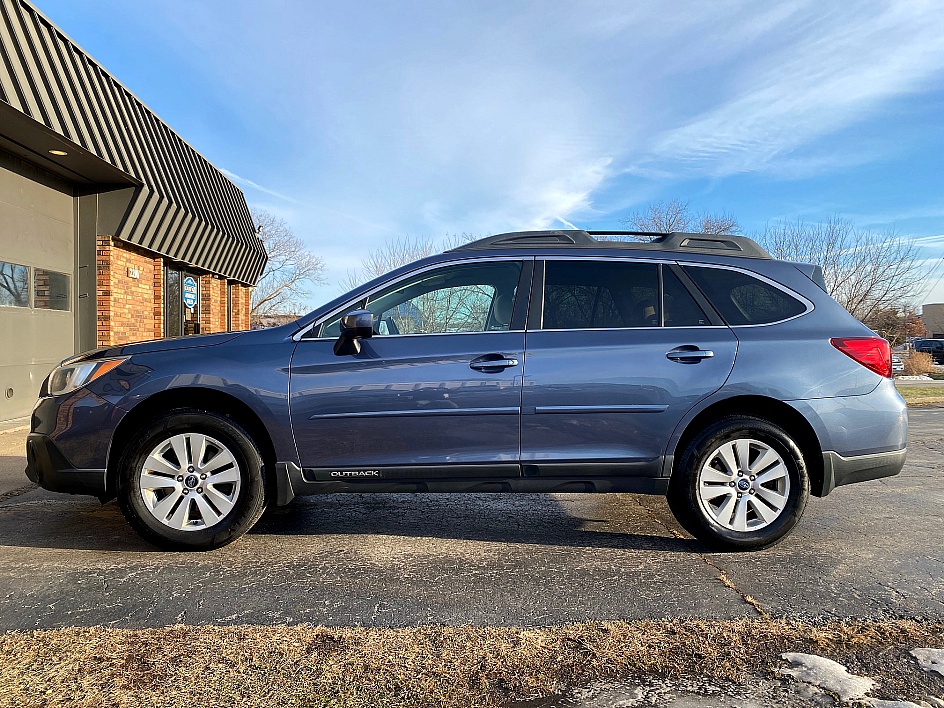 2015 Subaru Outback Premium's photo