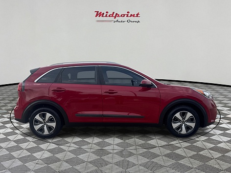 2017 Kia Niro LX's photo