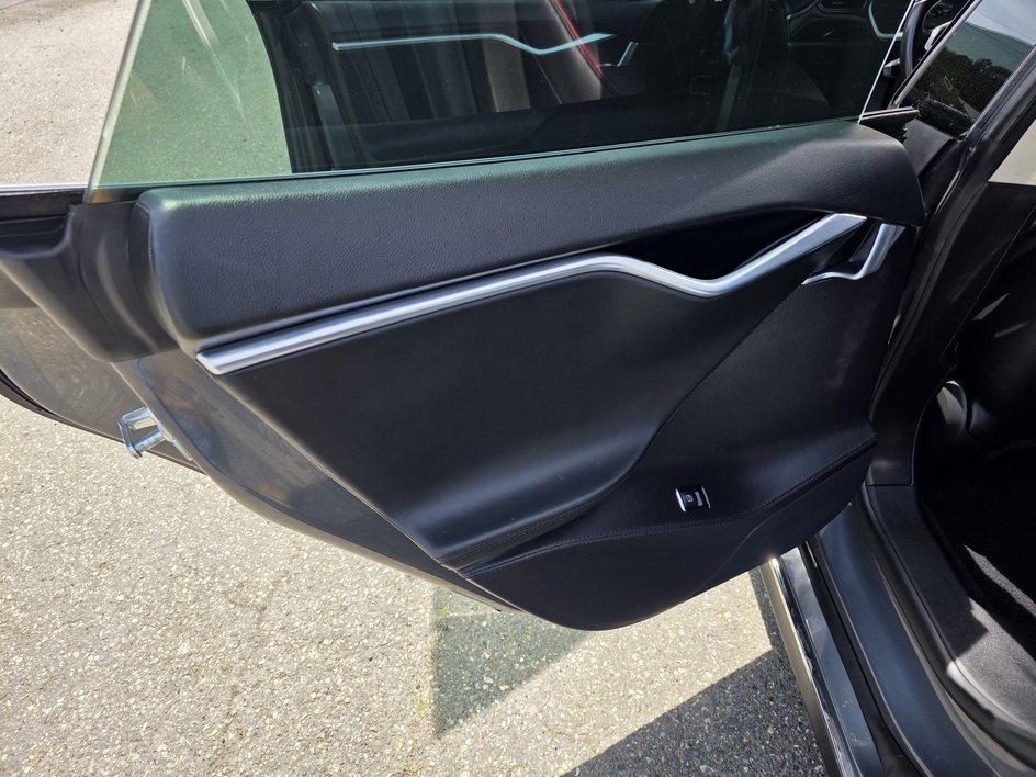 2012 Tesla Model S S - Photo 11