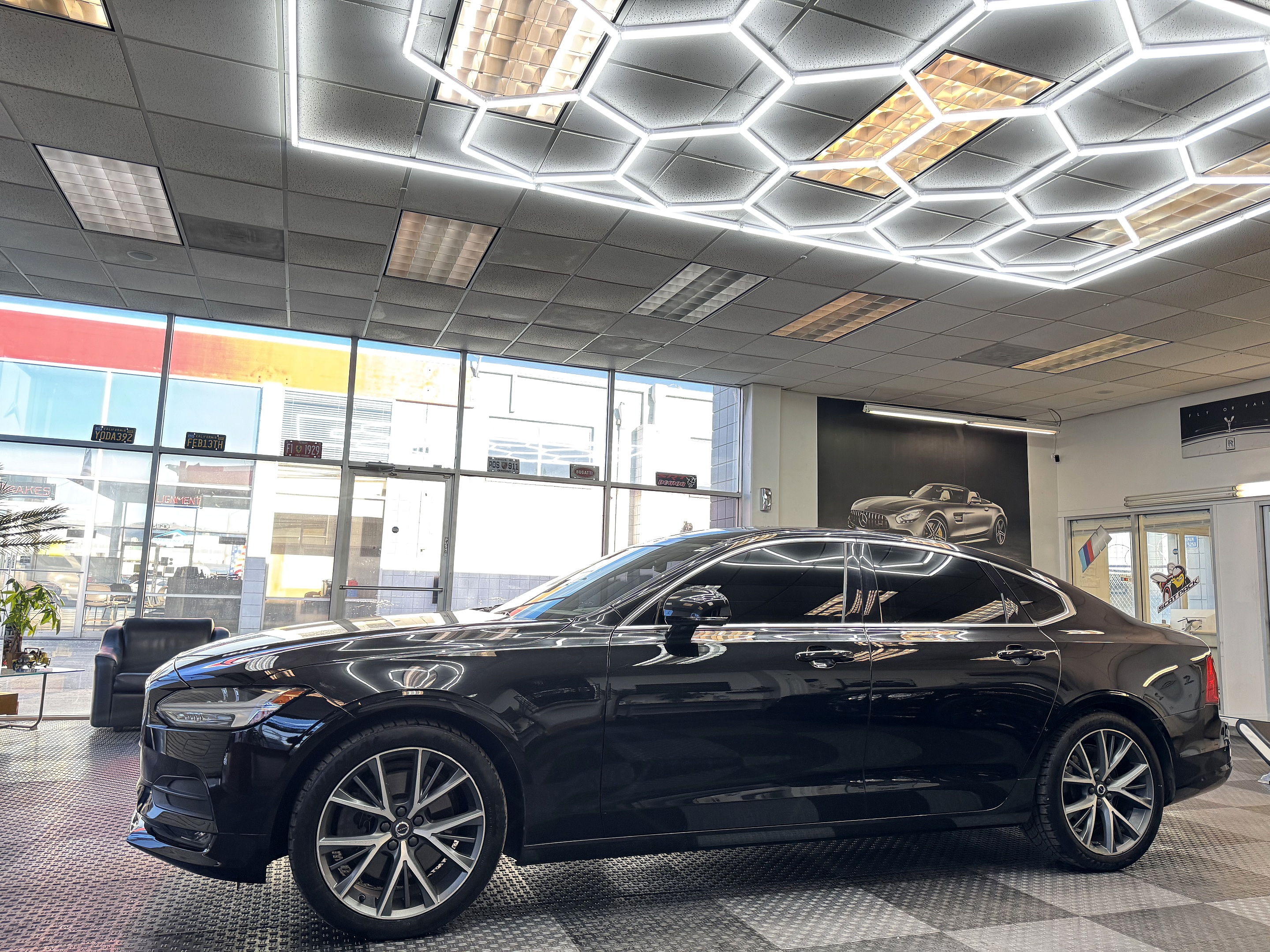 2017 Volvo S90 Momentum