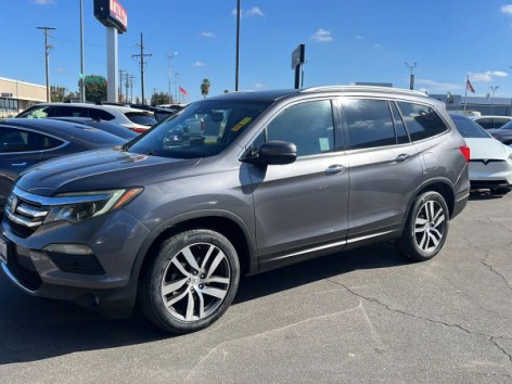2016 Honda Pilot Touring's photo