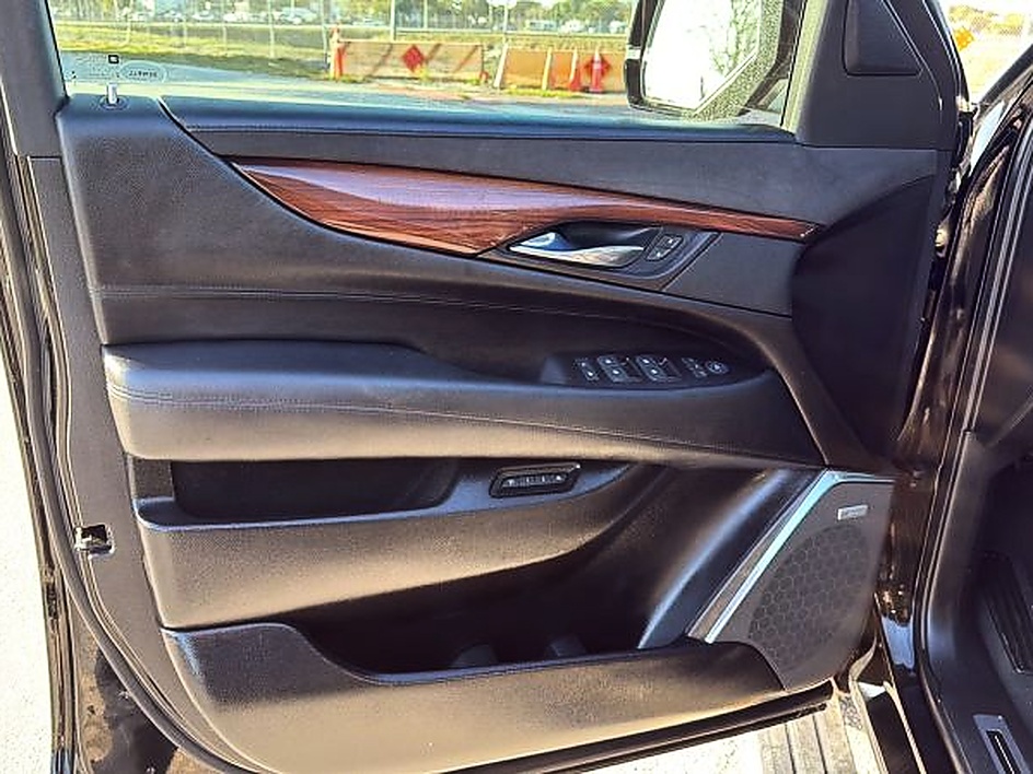 2015 Cadillac Escalade Premium - Photo 15