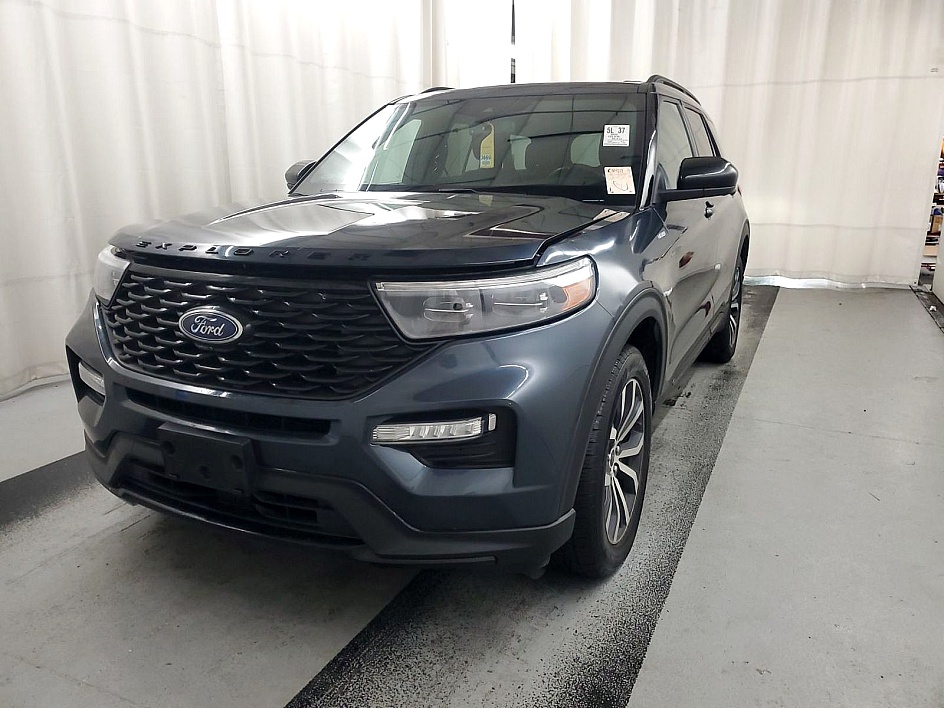 2022 Ford Explorer ST-LINE's photo