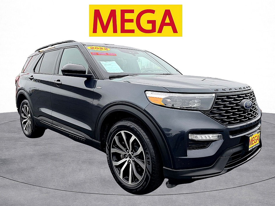 2022 Ford Explorer ST-LINE's photo