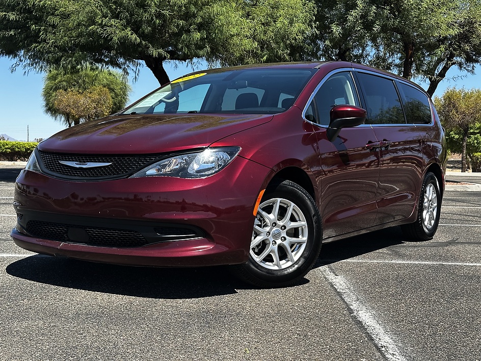 2022 Chrysler Voyager