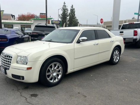 2010 Chrysler 300 Executive Series's photo