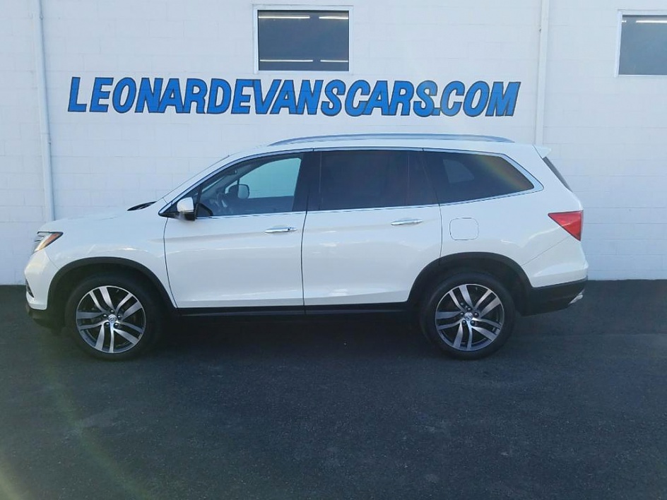 2017 HONDA PILOT TOURING AWD Leonard Evans Used Car Superstore
