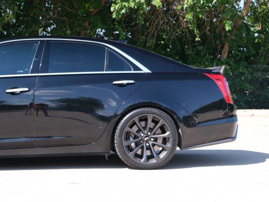 2019 Cadillac CTS V Sedan photo 4