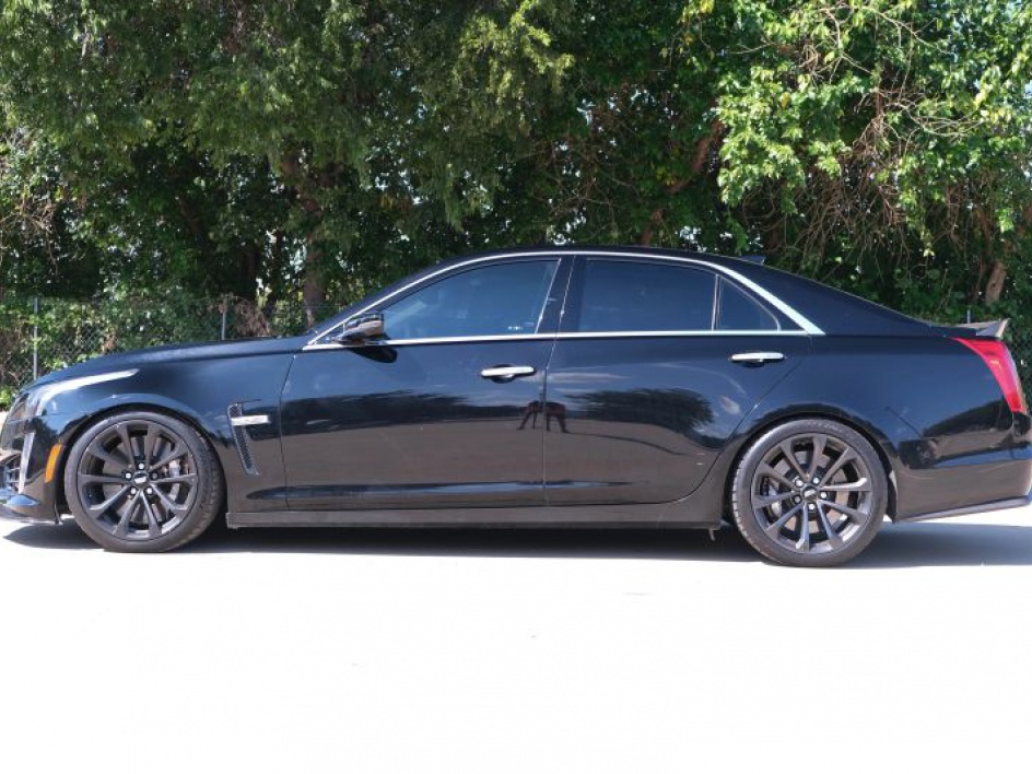 2019 Cadillac CTS V Sedan photo 2