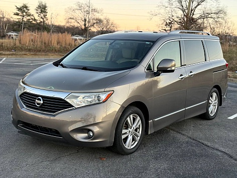 2015 Nissan Quest SL's photo