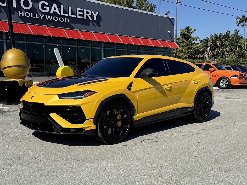 2024 Lamborghini Urus Performante's photo