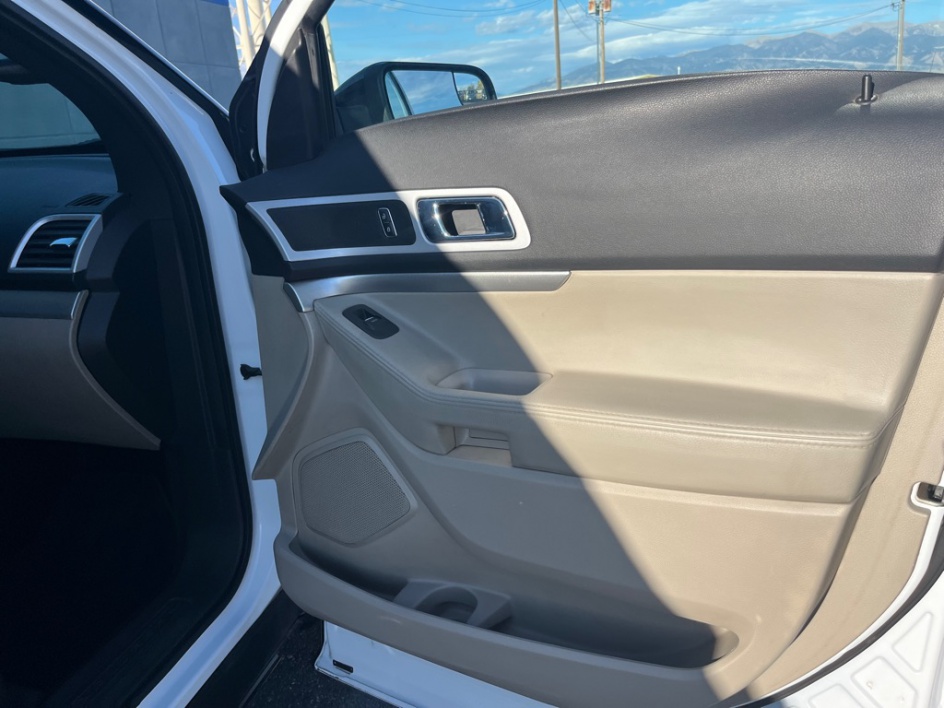 2014 Ford Explorer XLT - Photo 15