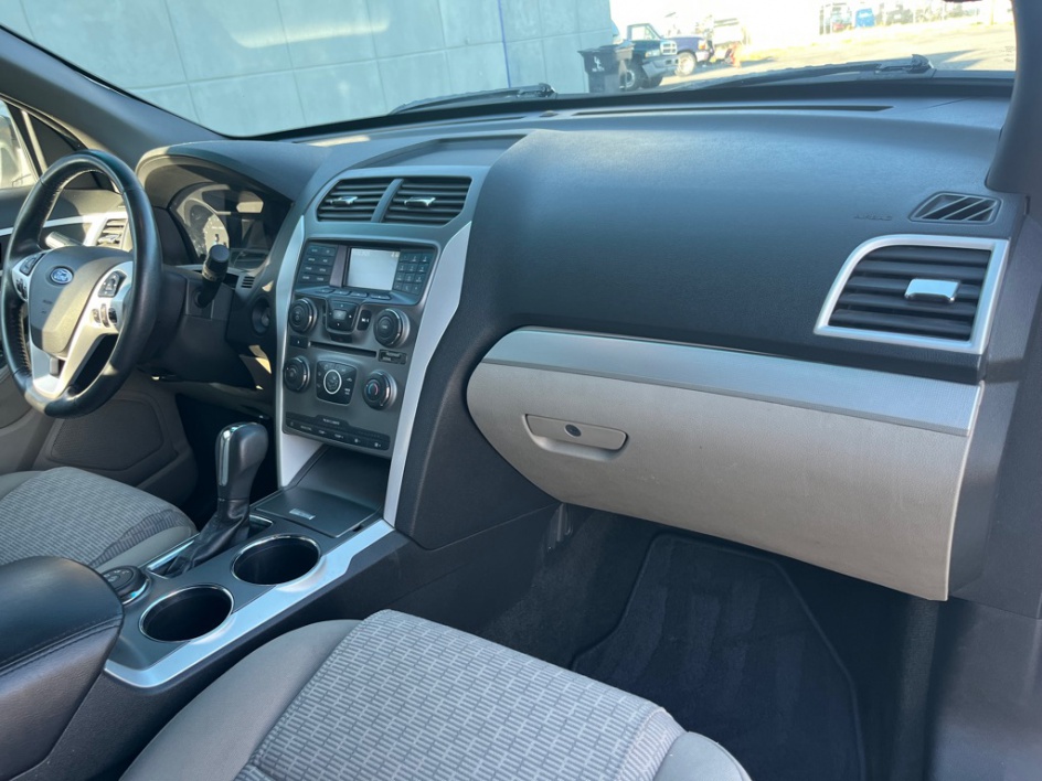 2014 Ford Explorer XLT - Photo 17