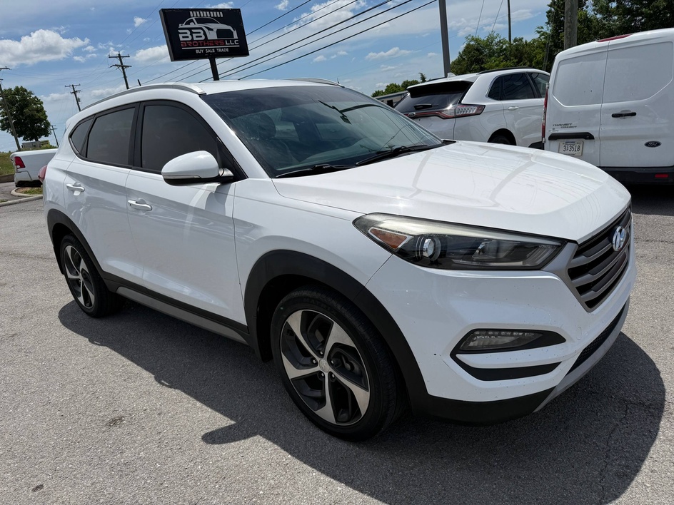 2017 Hyundai Tucson Sport FWD's photo