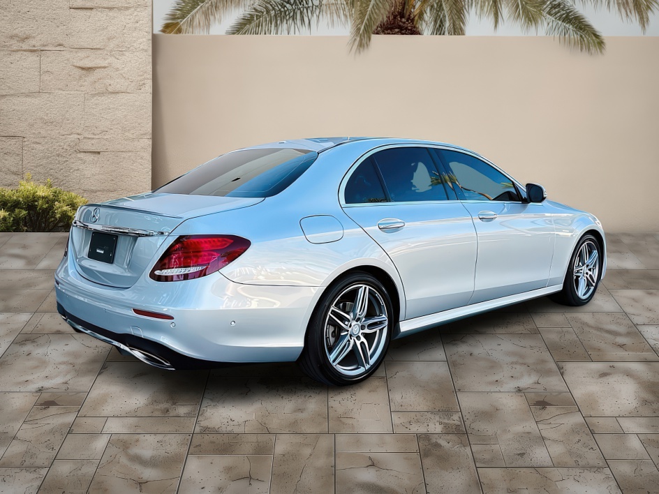 2017 Mercedes Benz E 300 photo 3