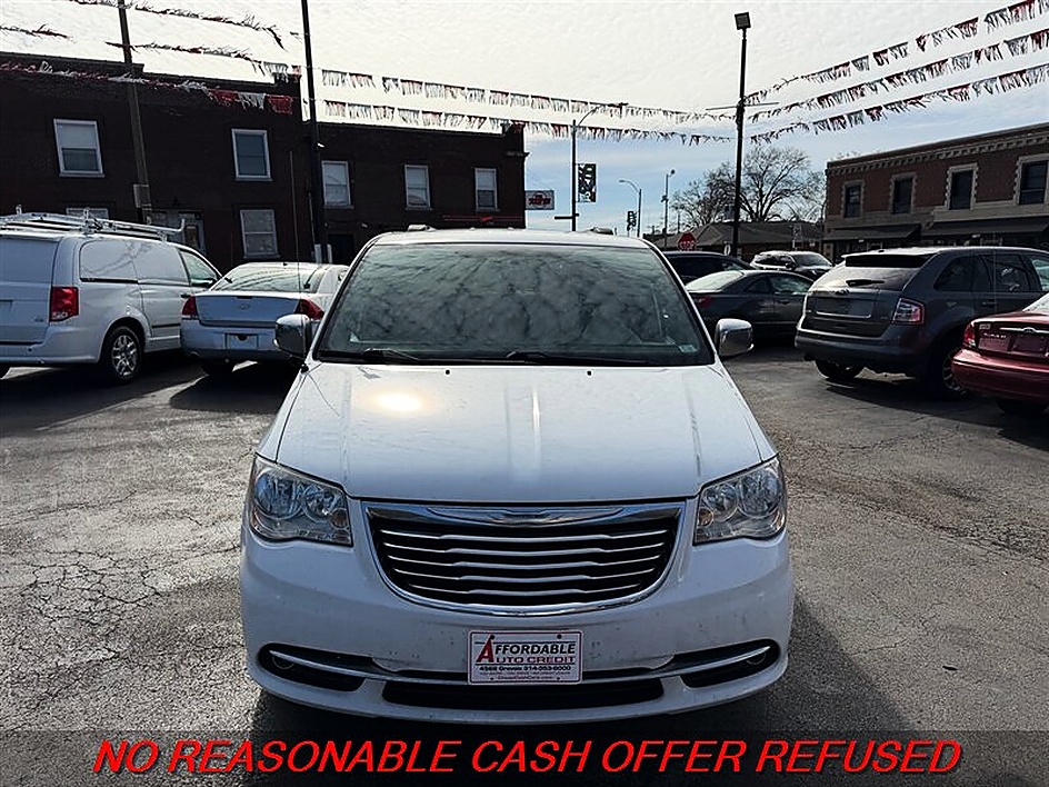 2015 Chrysler Town & Country Touring-L - Photo 9