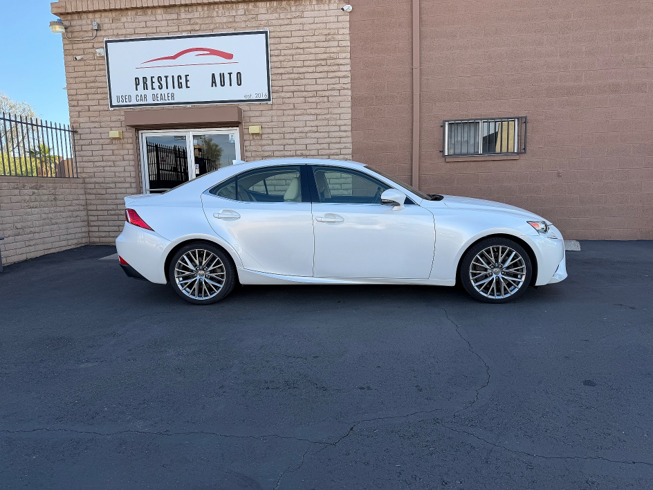 2016 Lexus IS