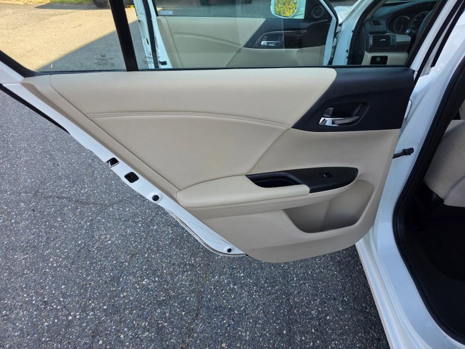 2016 Honda Accord EX - Photo 11
