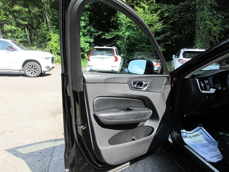 Volvo XC60 photo 10