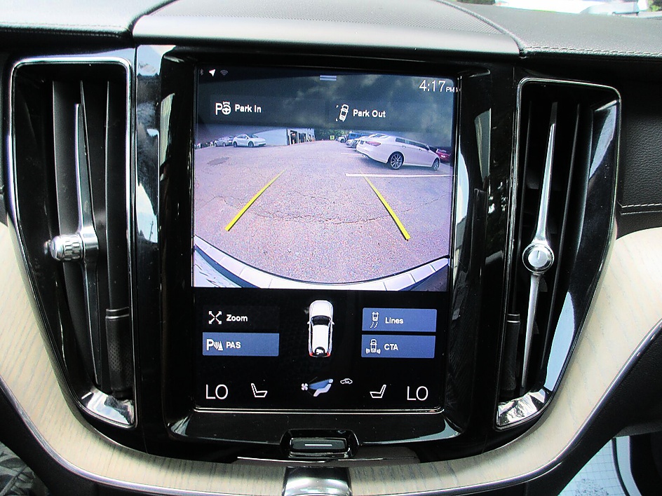 Volvo XC60 photo 8