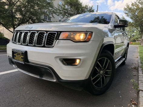 2017 Jeep Grand Cherokee Limited's photo