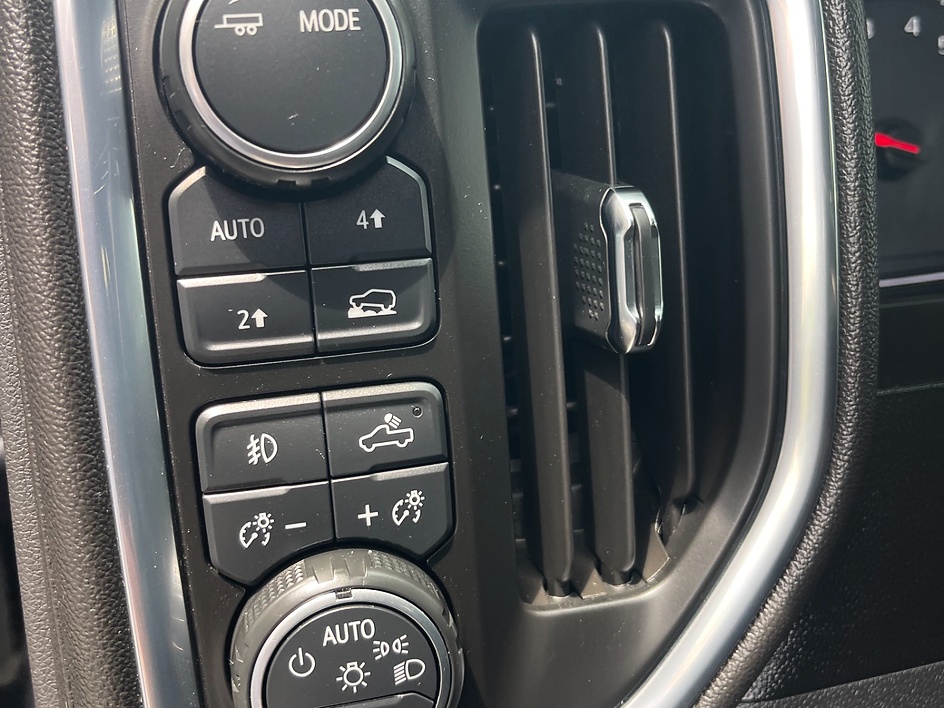 2020 Chevrolet Silverado 1500 RST - Photo 6