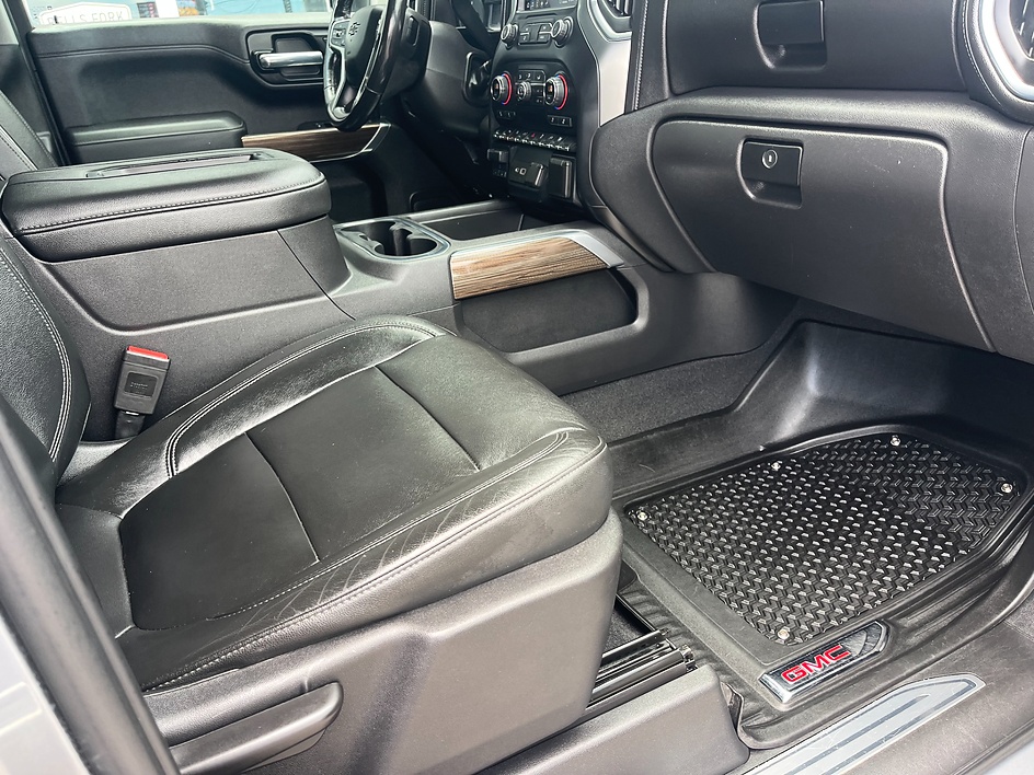 2020 Chevrolet Silverado 1500 RST - Photo 12