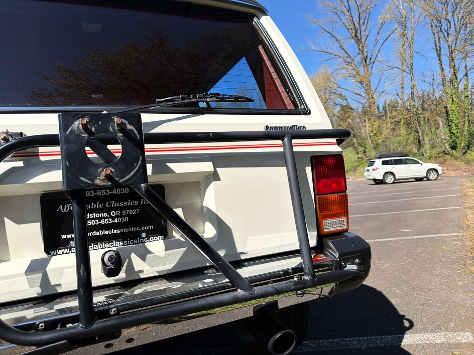 1986 Jeep Cherokee - Photo 10