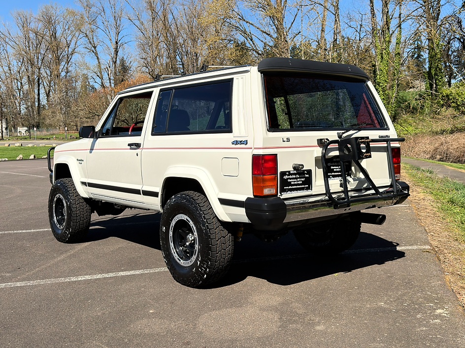1986 Jeep Cherokee - Photo 7