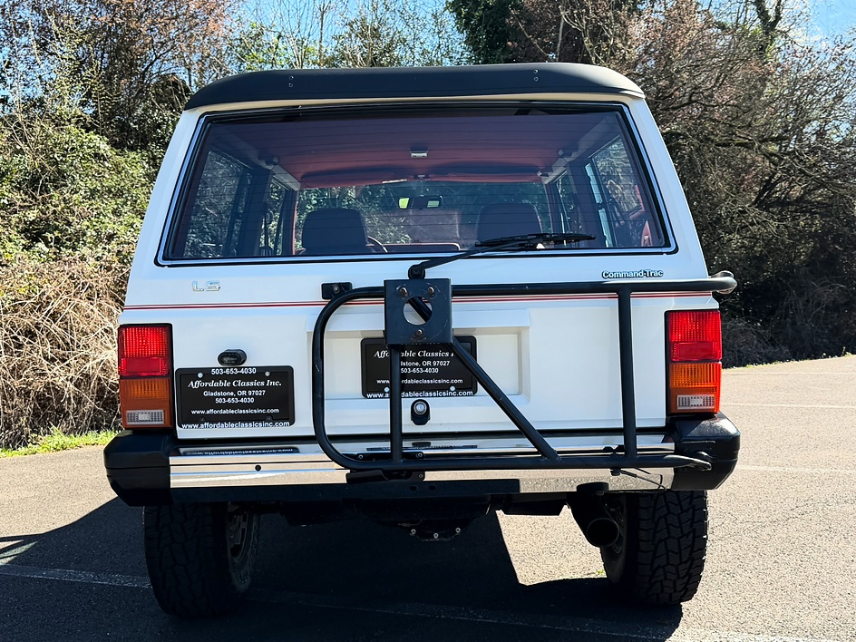 1986 Jeep Cherokee - Photo 11