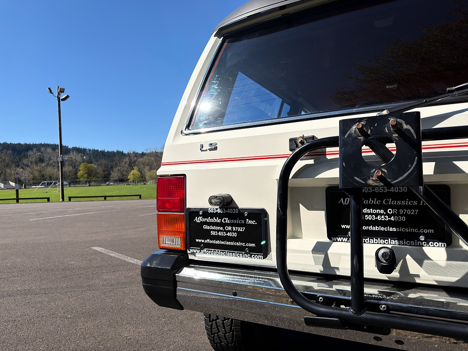 1986 Jeep Cherokee - Photo 9