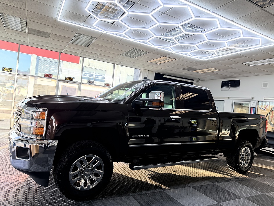 2018 Chevrolet Silverado HD LTZ 4WD Crew Cab Standard Box's photo