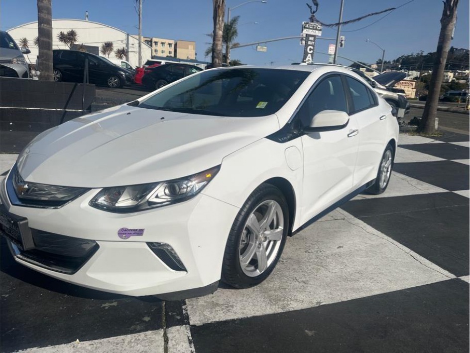 2018 Chevrolet Volt LT's photo