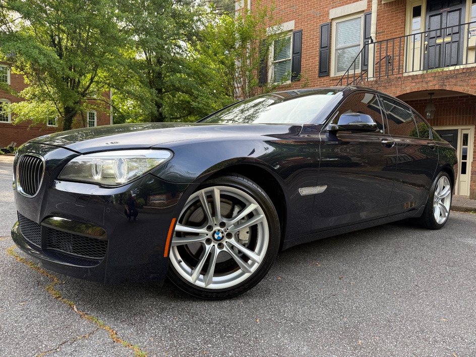 2015 BMW 7 Series 740i M Sport Edition's photo