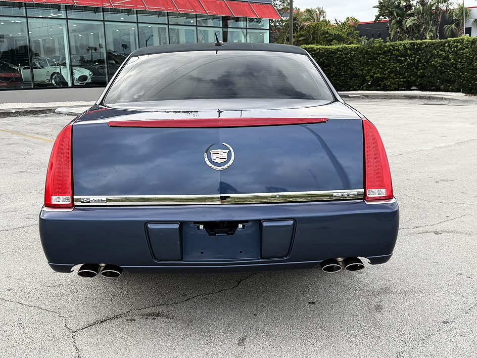 2008 Cadillac DTS Livery - Photo 9
