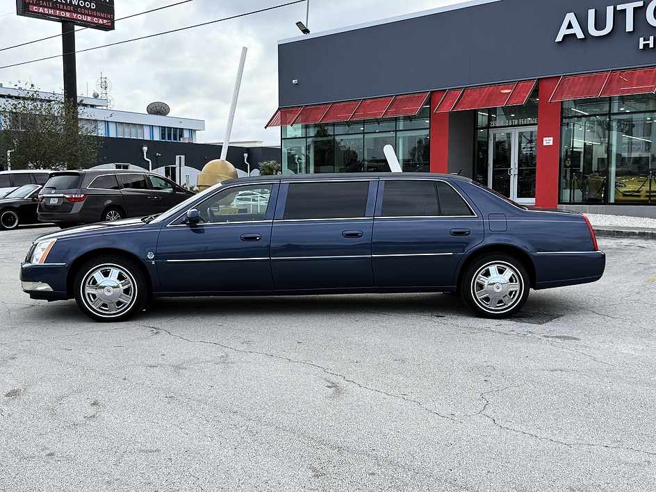 2008 Cadillac DTS Livery - Photo 14