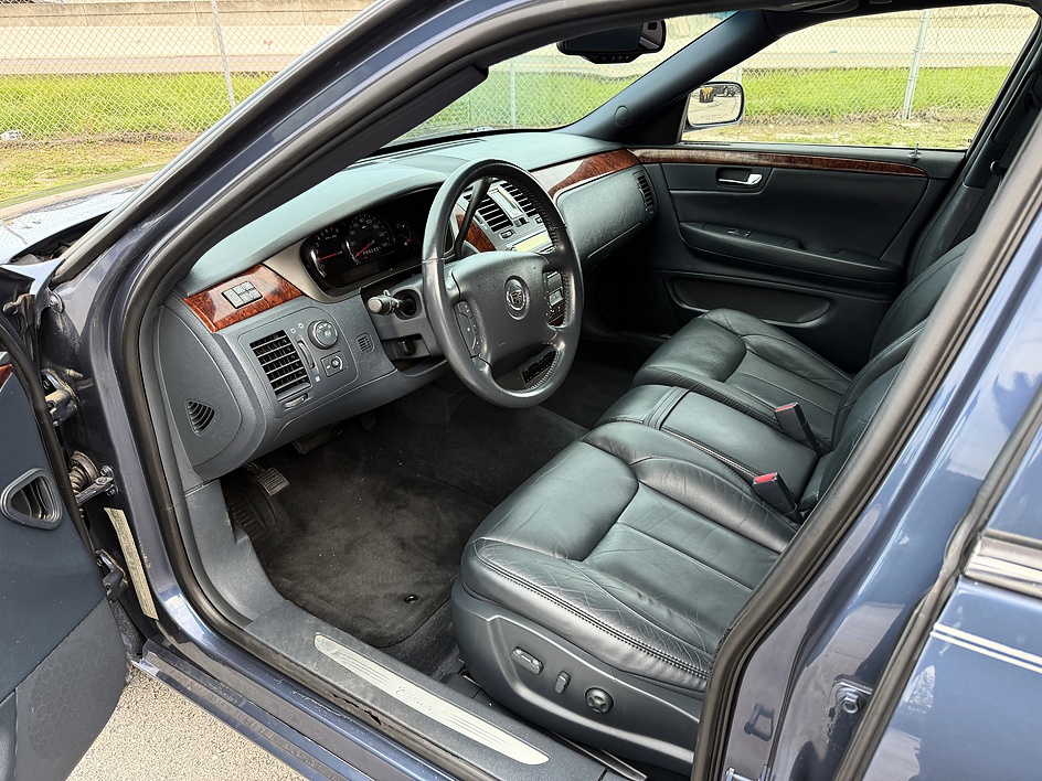 2008 Cadillac DTS Livery - Photo 20