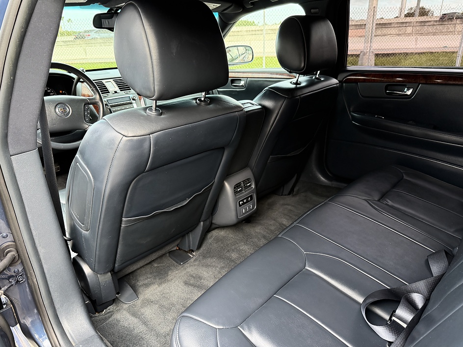 2008 Cadillac DTS Livery - Photo 16