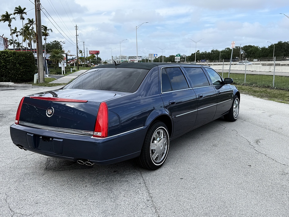 2008 Cadillac DTS Livery - Photo 22