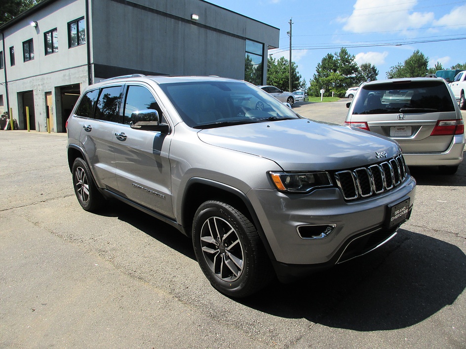 Jeep Grand Cherokee photo 3
