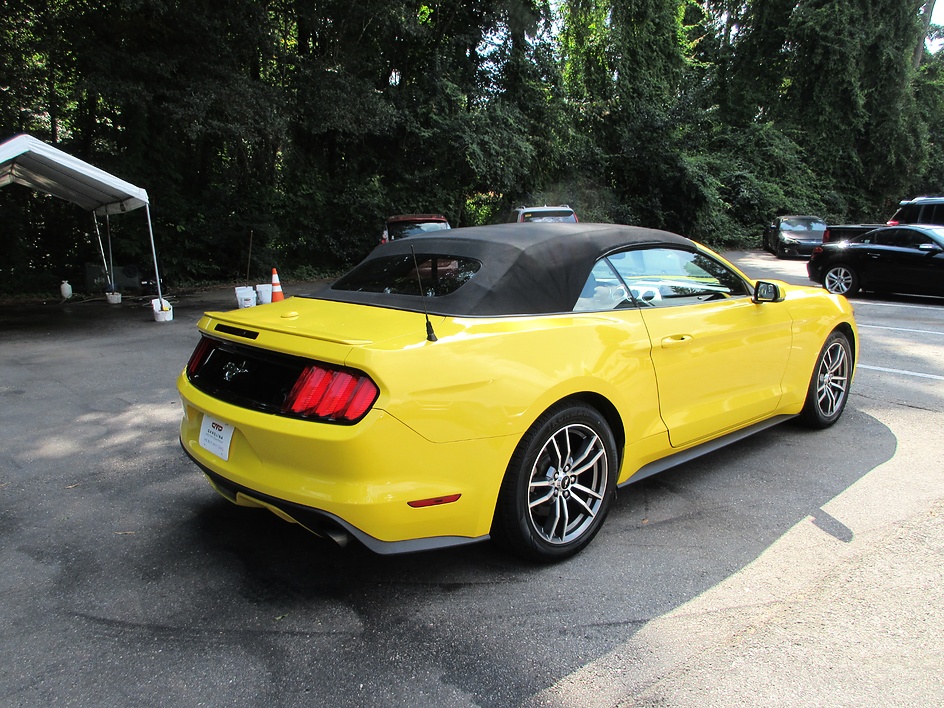 Ford Mustang photo 5