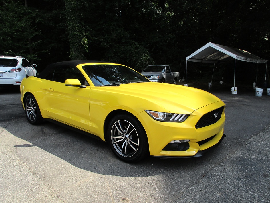 Ford Mustang photo 3