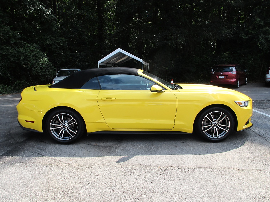 Ford Mustang photo 4