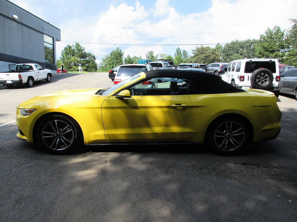 Ford Mustang photo 8