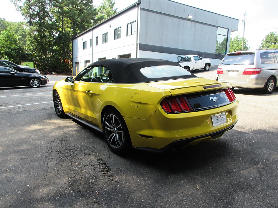 Ford Mustang photo 7