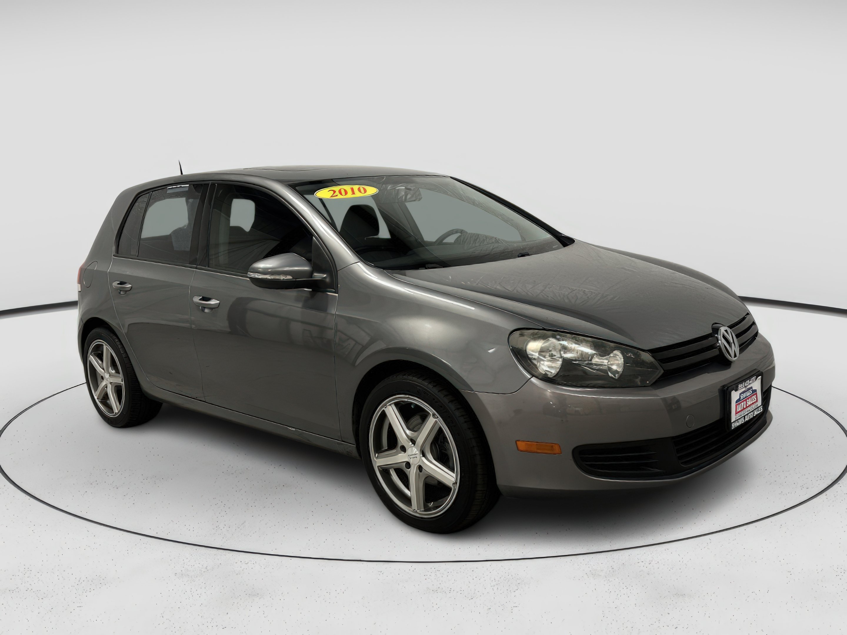 2010 Volkswagen Golf Base's photo