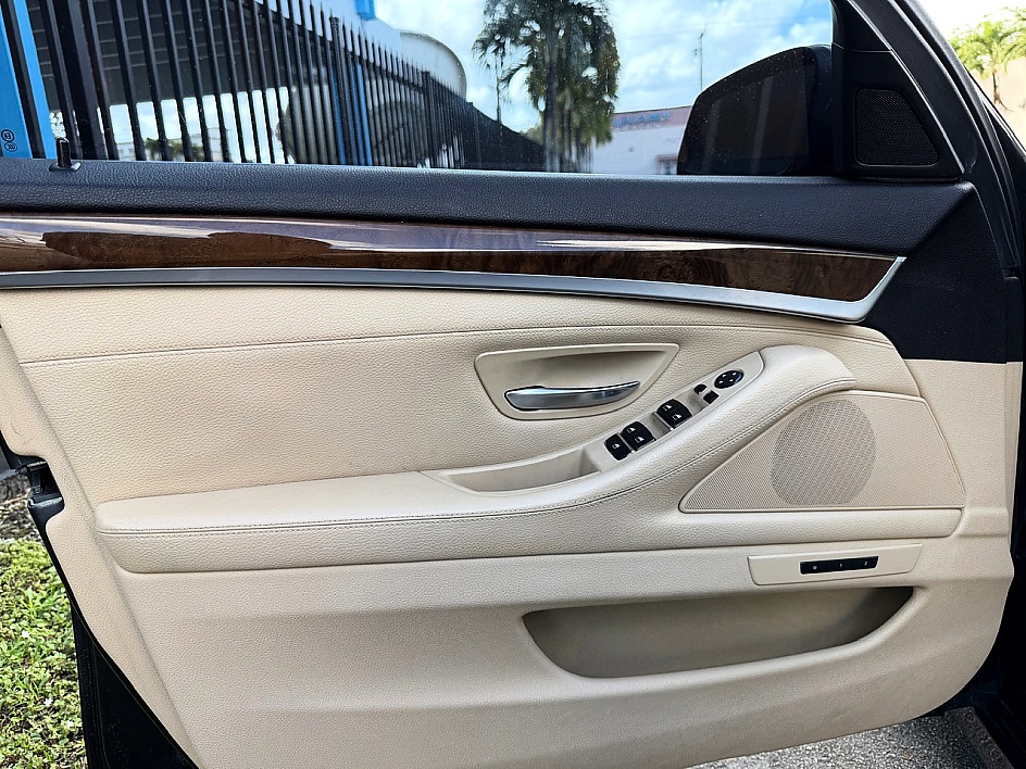 2013 BMW 5 Series 535i - Photo 24