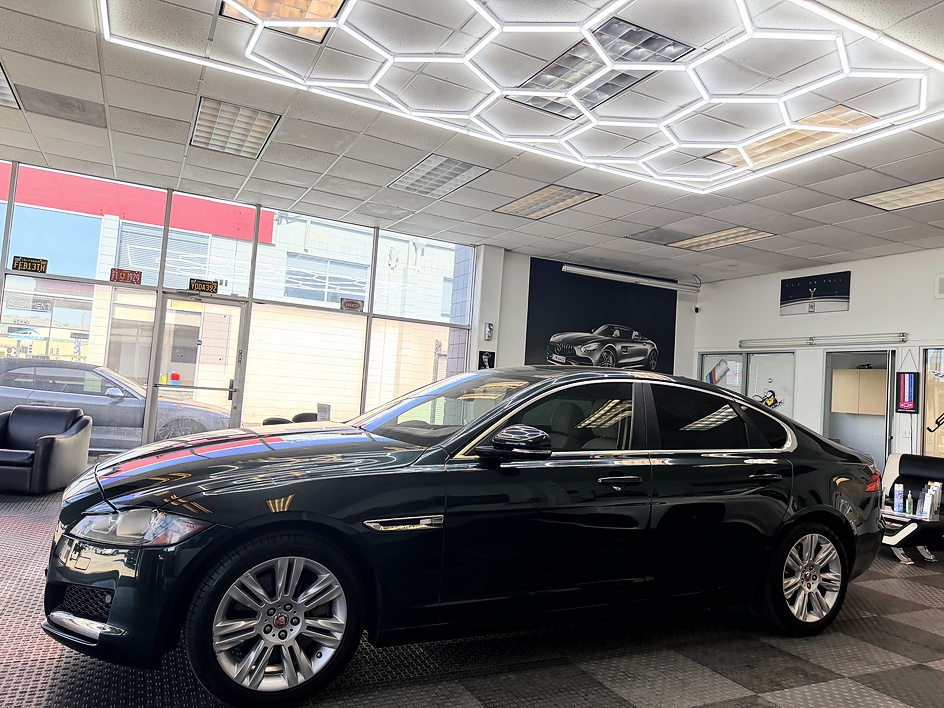 2016 Jaguar XF 35t Premium's photo
