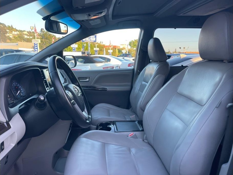 2015 Toyota Sienna XLE Premium - Photo 7